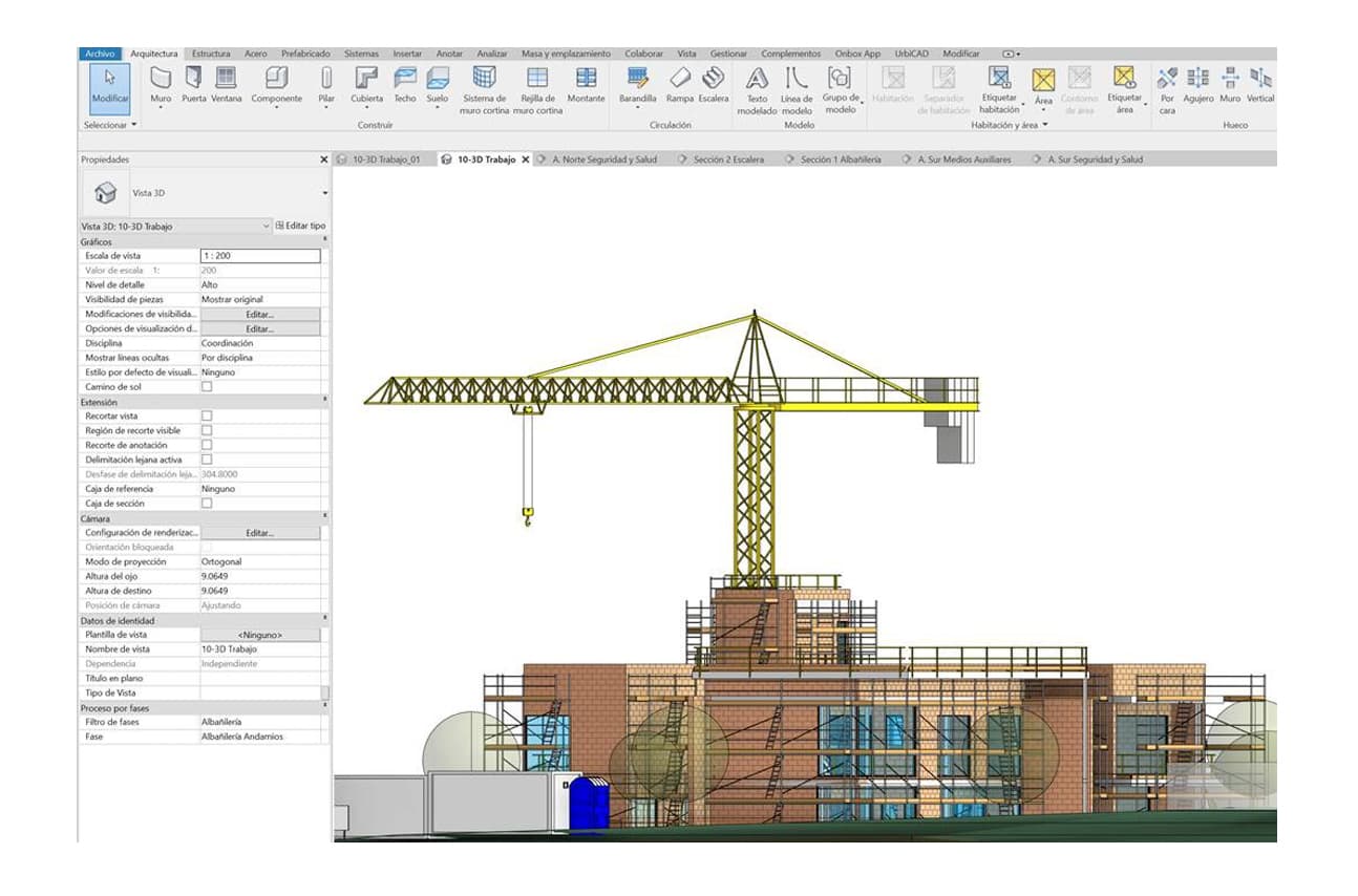 Software para Revit BIM que cuenta con familias de seguridad y salud como protecciones colectivas, medios auxiliares, señalización, máquinas y equipos, servicios de higiene y bienestar; Fases; Evaluación de riesgos; Tablas de planificación y cantidades; y una herramienta para exportar e importar tablas a Excel y Revit
